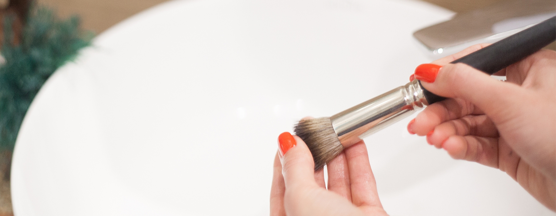 Czym myć pędzle do makijażu?